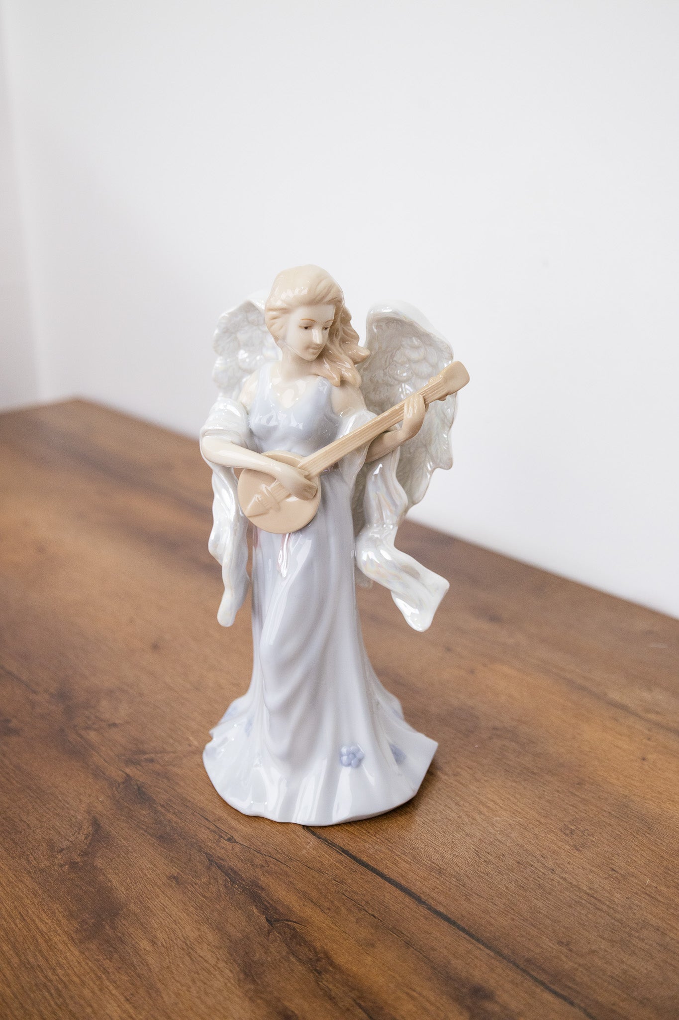 Angel porcelana