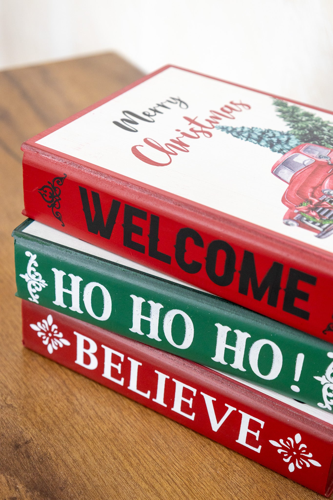Libro decorativo navideño