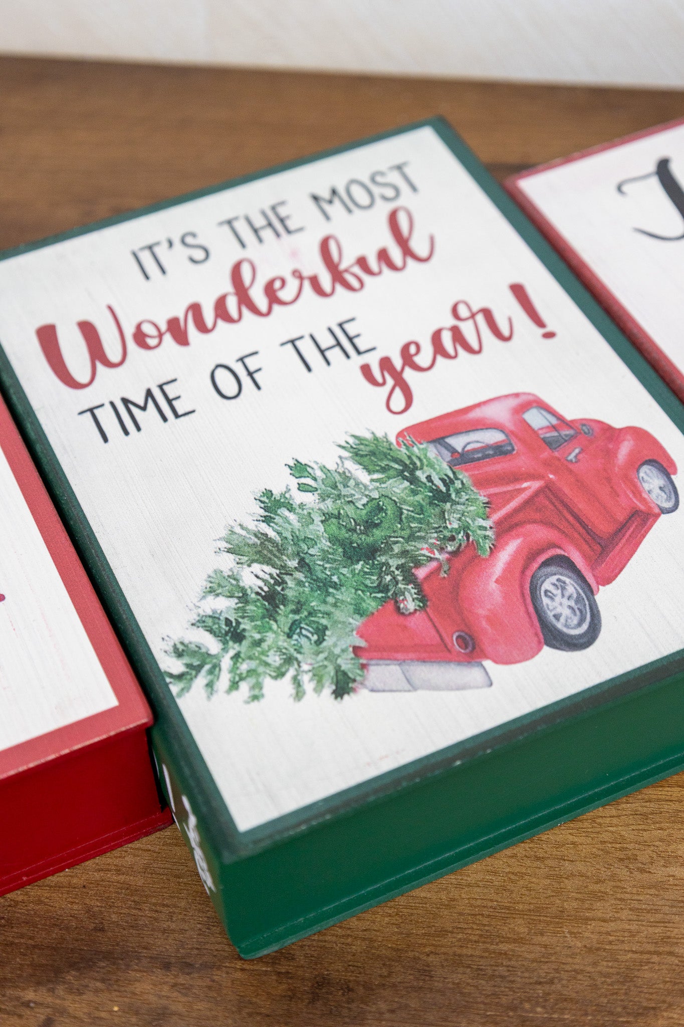 Libro decorativo navideño