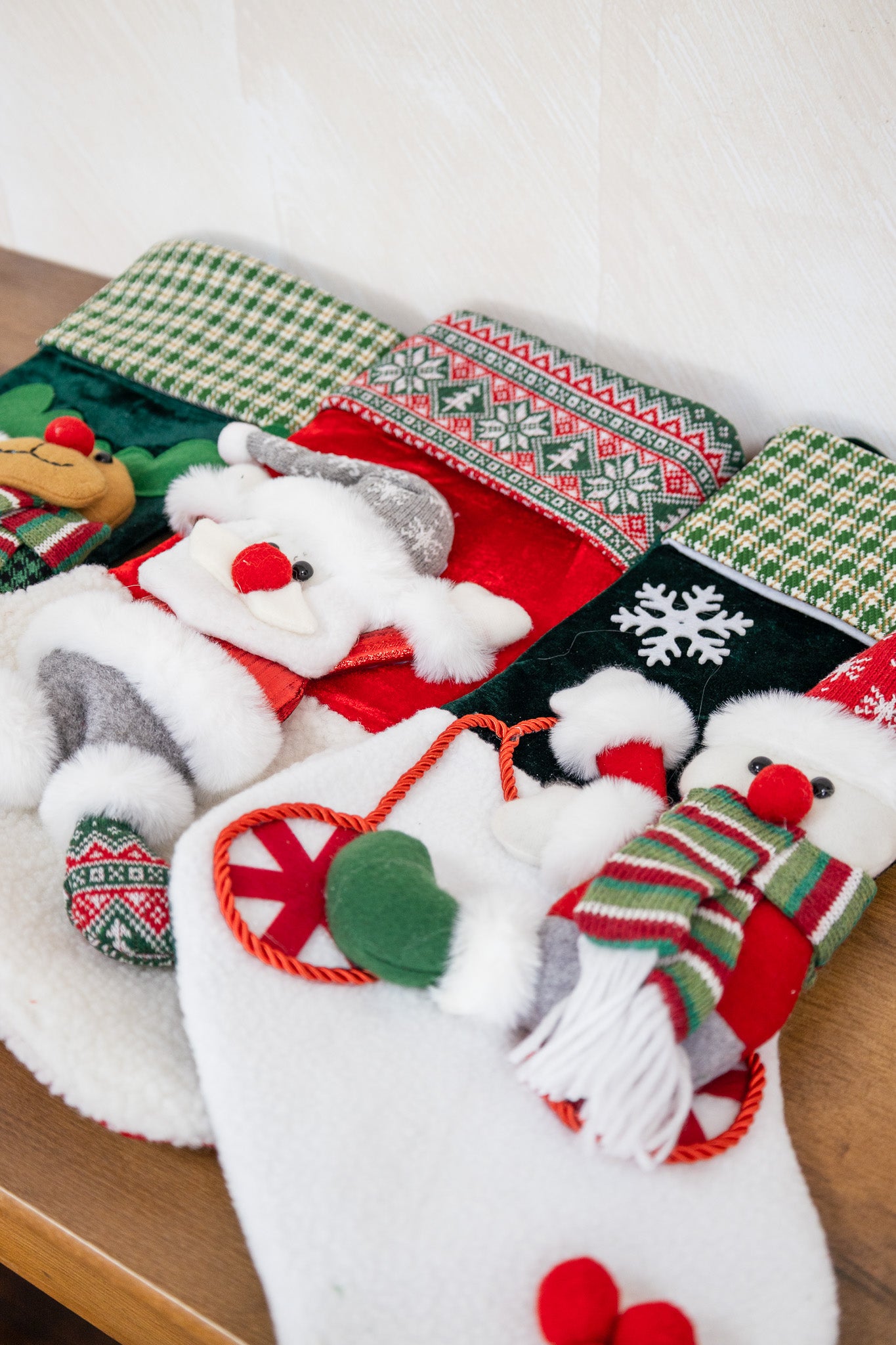 Botas con personaje navideño